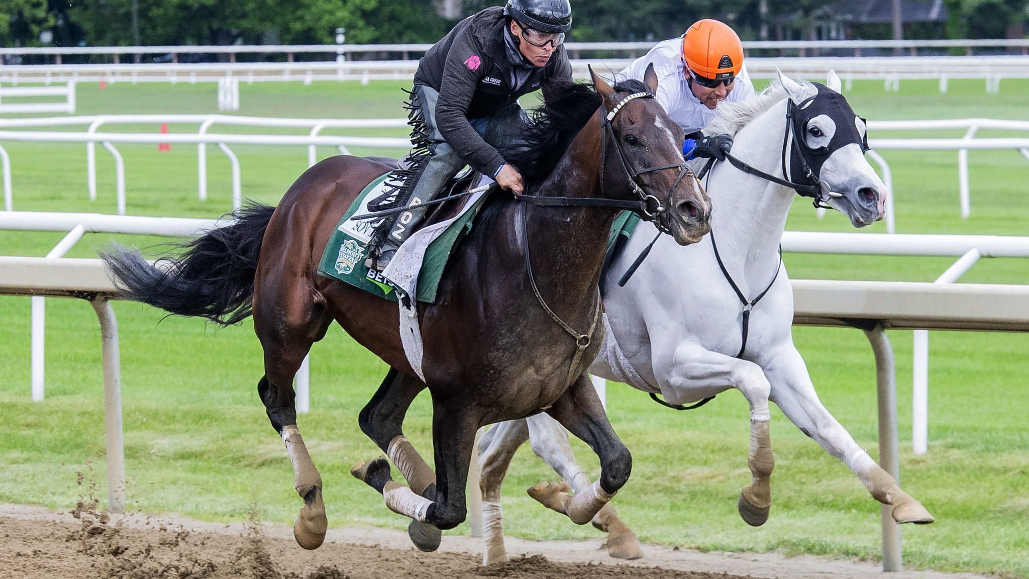 journalism running in a dry race course